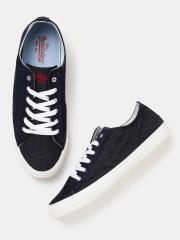 Roadster Men Navy Sneakers