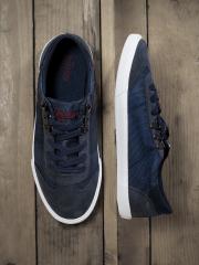 Roadster Men Navy Sneakers