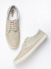 Roadster Men Beige Textured Sneakers