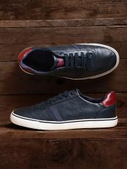 Roadster Men Navy Sneakers