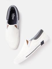 Roadster Men White Solid Sneakers