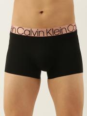 Calvin Klein Underwear Men Black Solid Trunk NB2082GTC