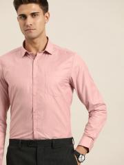 INVICTUS Men Pink Slim Fit Wrinkle Free Solid Formal Shirt