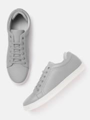 INVICTUS Men Grey Solid Sneakers