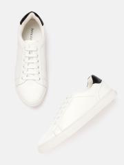 INVICTUS Men White Solid Sneakers