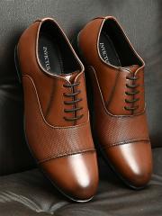 INVICTUS Men Tan Textured Oxfords