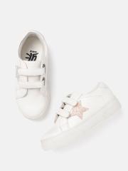 YK Girls White Solid Sneakers with Applique Detail