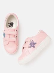 YK Girls Pink Solid Sneakers with Star Applique Detail