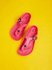 Fame Forever by Lifestyle Girls Pink Solid Thong Flip-Flops with Buckle