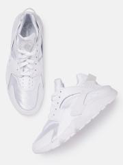 Nike Men White Solid Sneakers