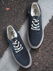 Roadster Men Navy Sneakers