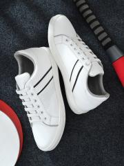 Roadster Men White Solid Casual Sneakers