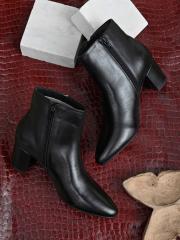 DressBerry Women Black Solid Leather Boots