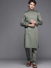 Manyavar Men Green Solid Kurta with Churidar