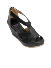 meriggiare Women Black Solid Sandals