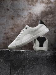 Roadster Men Off-White Solid Sneakers