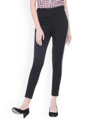 People Women Black Slim Fit Mid-Rise Clean Look Jeans