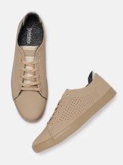 Roadster Men Beige Sneakers