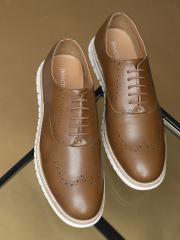 INVICTUS Men Brown Textured Brogues