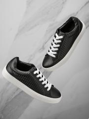 Roadster Women Black Sneakers