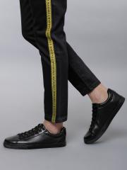 LOCOMOTIVE Men Black Sneakers