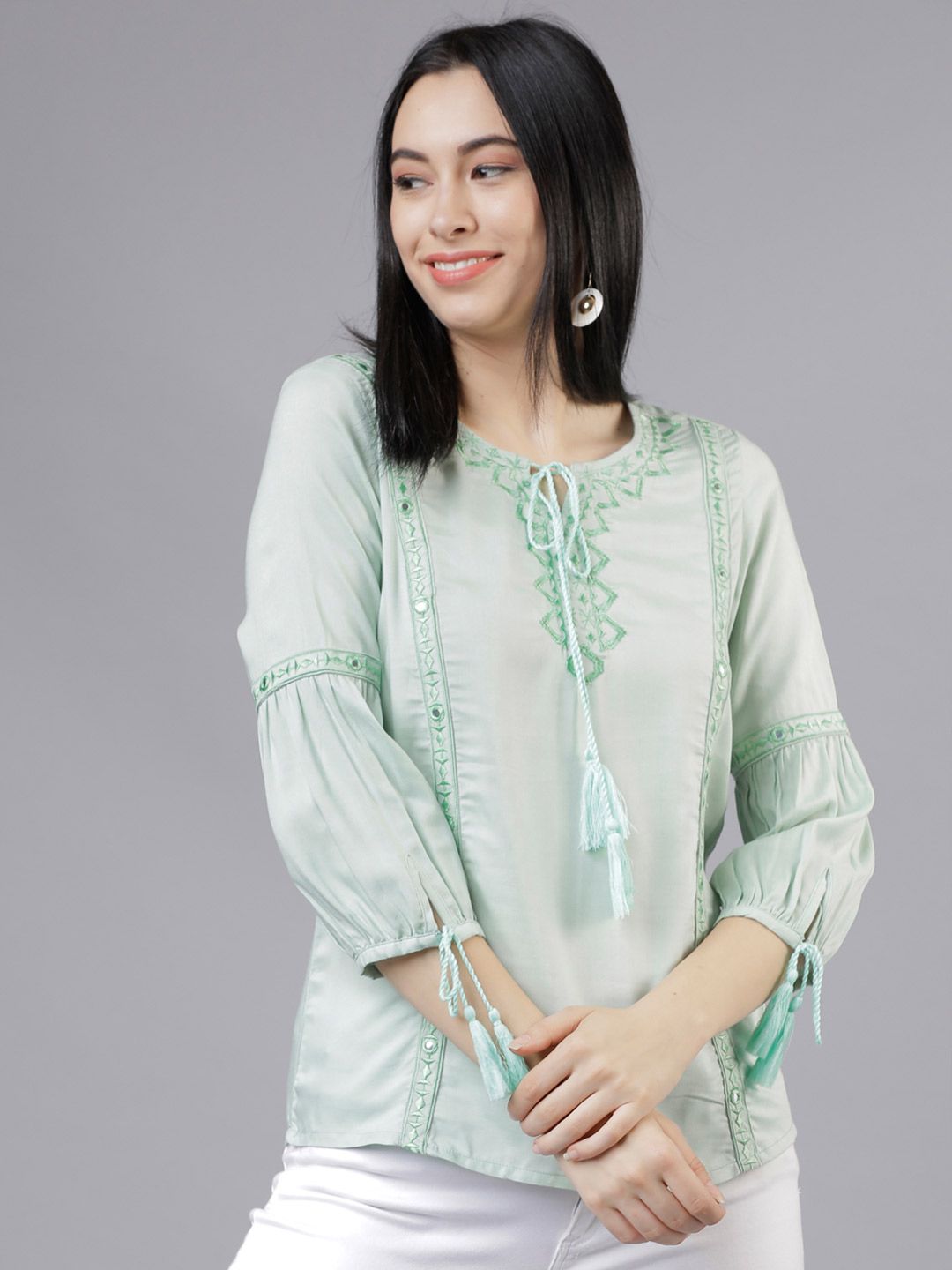 Vishudh Women Green Tie-Up Neck Regular Top