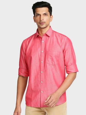 ColorPlus Men Red Solid Tailored Fit Casual Shirt