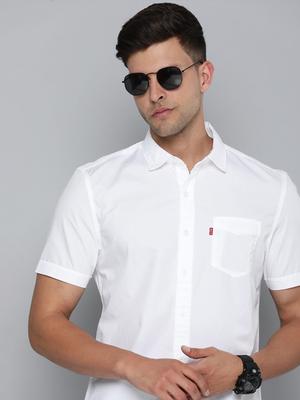 Levis Solid Slim Fit Pure Cotton Casual Shirt