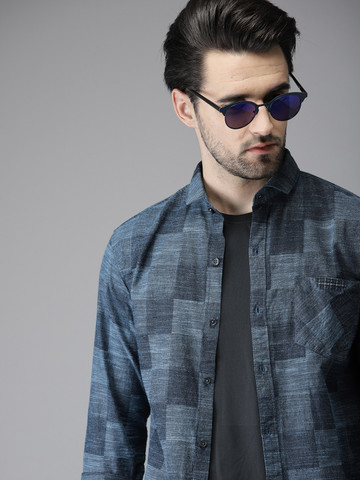 Campus Sutra Men Blue Standard Regular Fit Checked Casual Shirt