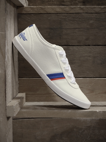 roadster sneakers flipkart