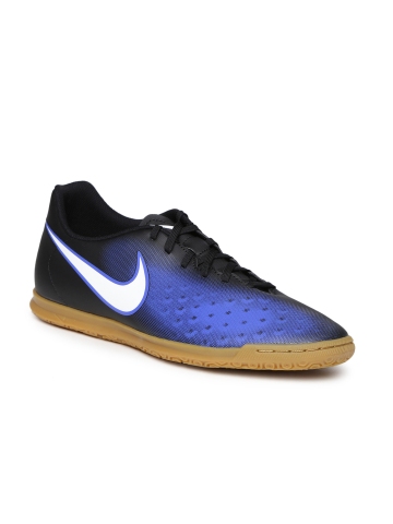 nike football shoes myntra