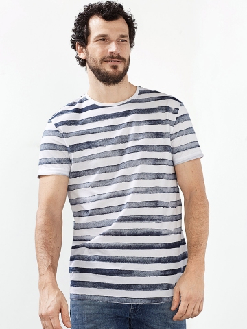 Buy ESPRIT Men White& Blue Striped Round Neck T-shirt on Myntra ...