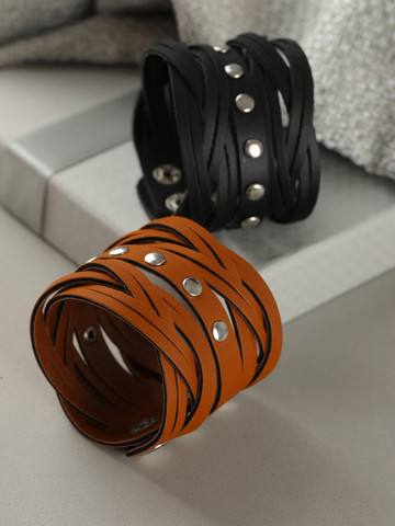 81% OFF on Priyaasi Men Pack Of 2 Black & Brown Leather Wraparound Bracelet 81% OFF on Priyaasi Men Pack Of 2 Black & Brown Leather Wraparound Bracelet