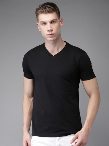 HERE\u0026NOW Men Black Solid V-Neck T-shirt 