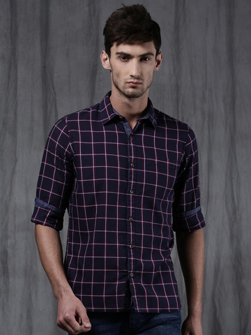 WROGN Men Navy Blue & Red Relaxed & Smart Fit Checked Casual Shirt