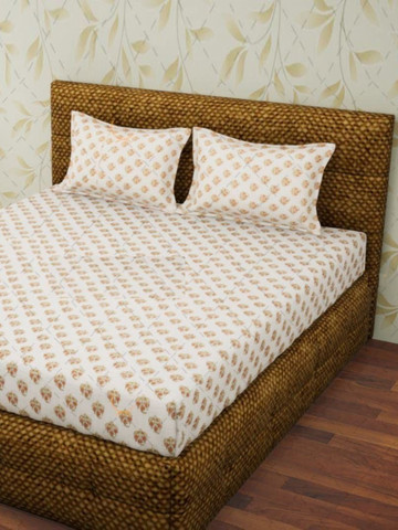 76% OFF on Aura White & Red Floral 144 TC Queen Bedsheet with 2 Pillow Covers