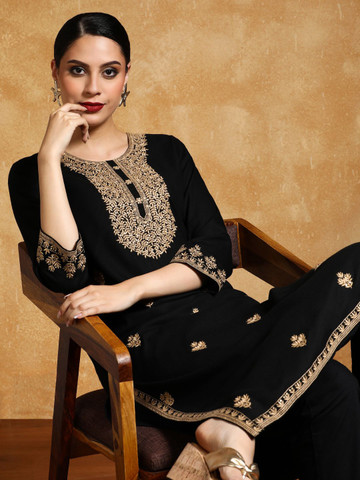 Varanga Women Printed Thread Work Floral Kurta