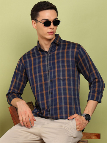 encore by INVICTUS Men Checked Spread Collar Cotton Casual Shirt