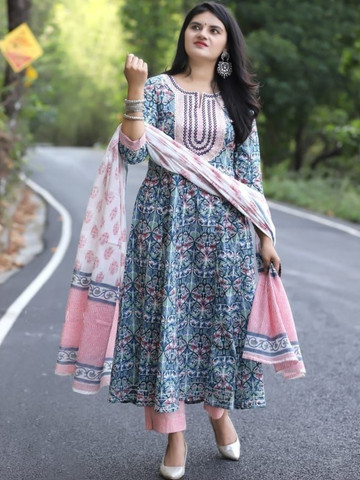 KRYSAL Women Ethnic Motifs Printed Panelled Thread Work Kurta with Trousers & With Dupatta
