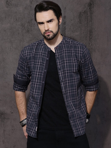 Roadster Time Travlr Men Navy & Grey Regular Fit Checked Casual Shirt