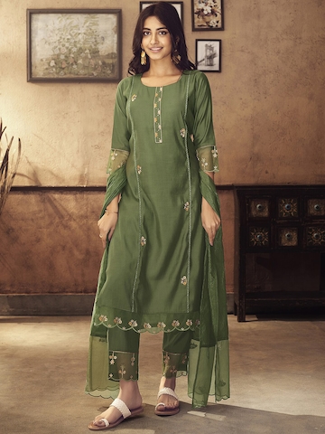 Indo Era Floral Embroidered Panelled Kurta With Trousers & Dupatta