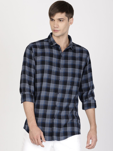 ether Men Blue & Black Slim Fit Checked Casual Shirt