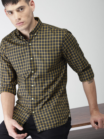 INVICTUS Men Navy & Mustard Yellow Slim Fit Checked Casual Shirt