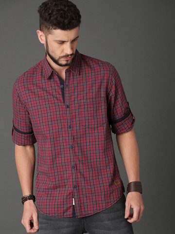 Roadster Men Maroon & Navy Blue Regular Fit Checked Casual Shirt
