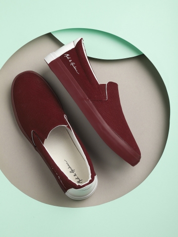 Maroon on sale slip on