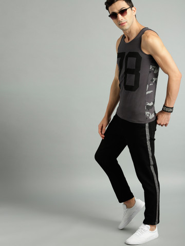 Roadster Men Charcoal Grey Printed Round Neck T-shirt Roadster Men Charcoal Grey Printed Round Neck T-shirt