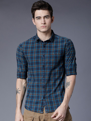 HIGHLANDER Men Blue Slim Fit Checked Casual Shirt HIGHLANDER Men Blue Slim Fit Checked Casual Shirt