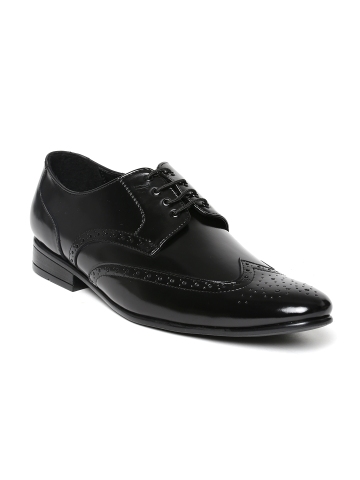 55 OFF on San Frissco Men Black Formal Shoes on Myntra