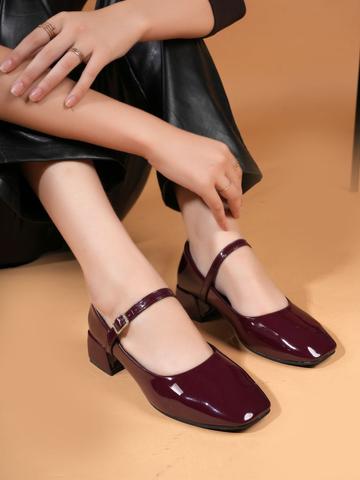 Chemistry Round Toe Block Heel Pumps