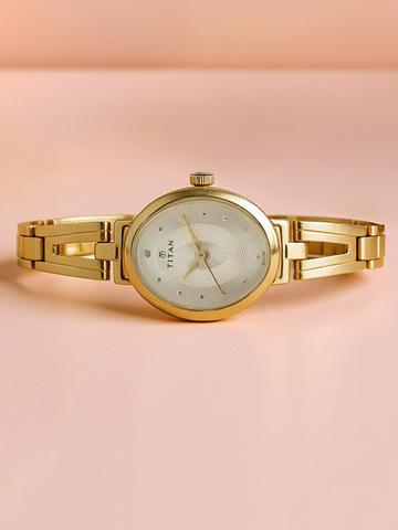 Titan Karishma Quartz Analog With Champagne Dial Watch For Women - Nm2594ym01